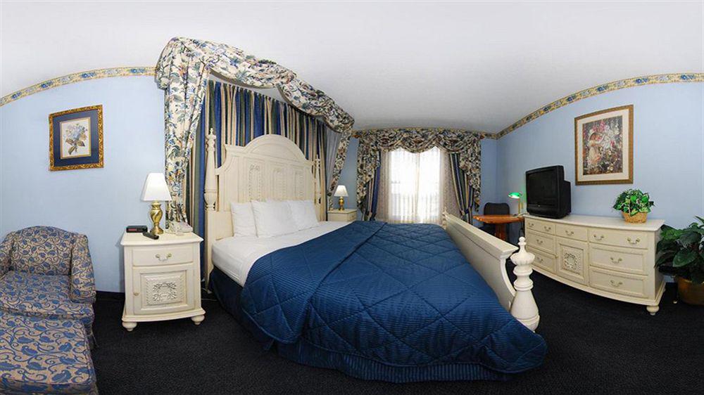 Econo Lodge Airport I-35 North Фармърс Бранч Екстериор снимка